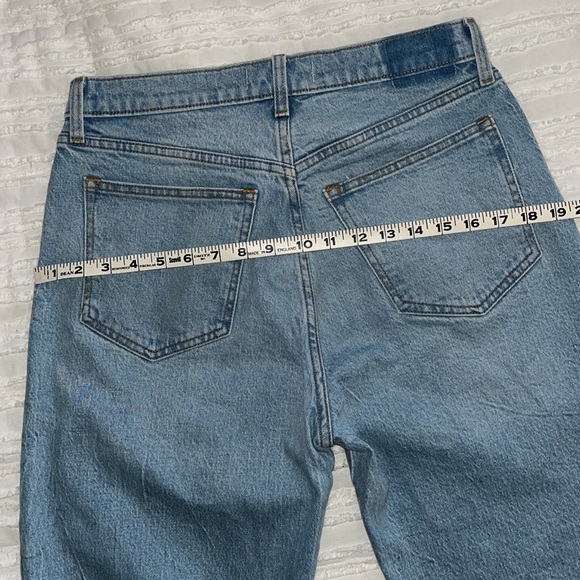 Abercrombie & Fitch High Rise 90s relaxed jean - Picture 5 of 7